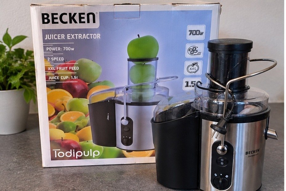 Centrifugadora Becken Juicer Extractor 700 W